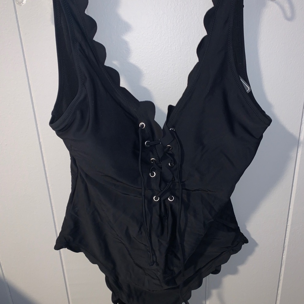 ZAFUL Lace Up Scalloped Backless One-piece